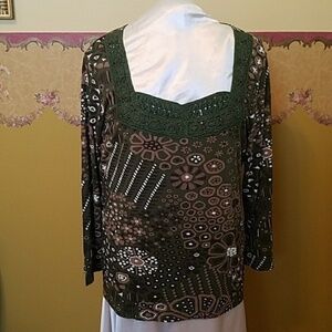 CHICO'S KNIT TOP SHADES‎ OF GREEN & TAN